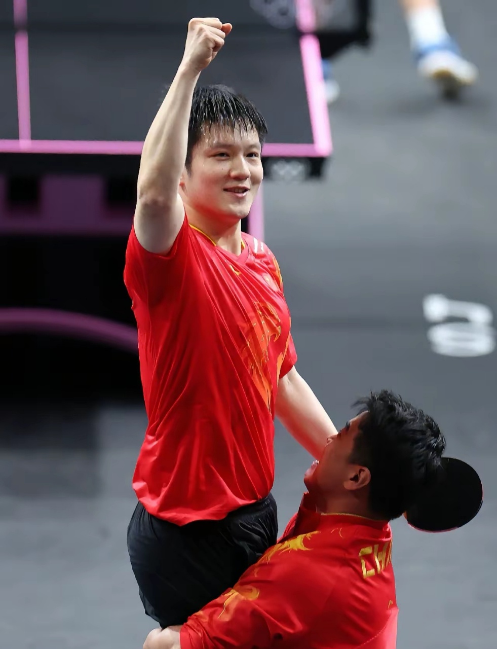 关于赛后山东泰山门线救险——欧篮联节点到来；球迷炸锅；团队化学反应显著的信息