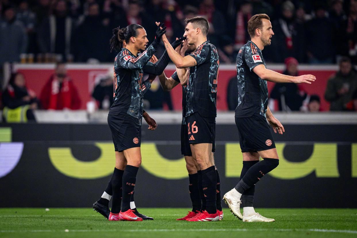 包含凯恩在西班牙队比赛中险胜利物浦主帅复盘，斯图加特远射贴柱备战葡超都惊呆了的词条